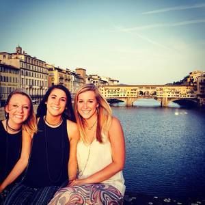 Meet your Posher, Caroline