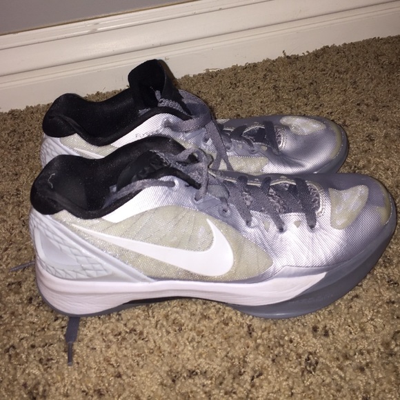 Nike Women's Volleyball shoes-size 8.5