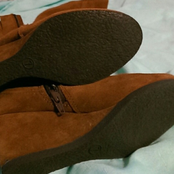 Boots - Picture 2 of 3