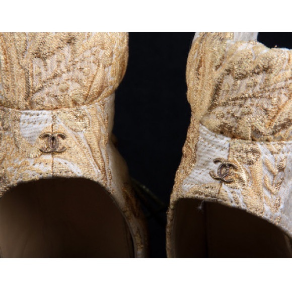 SOLD CHANEL 🎀 HP 🎀Cruise Couture RUNWAY Shoes 💞 - Picture 4 of 4