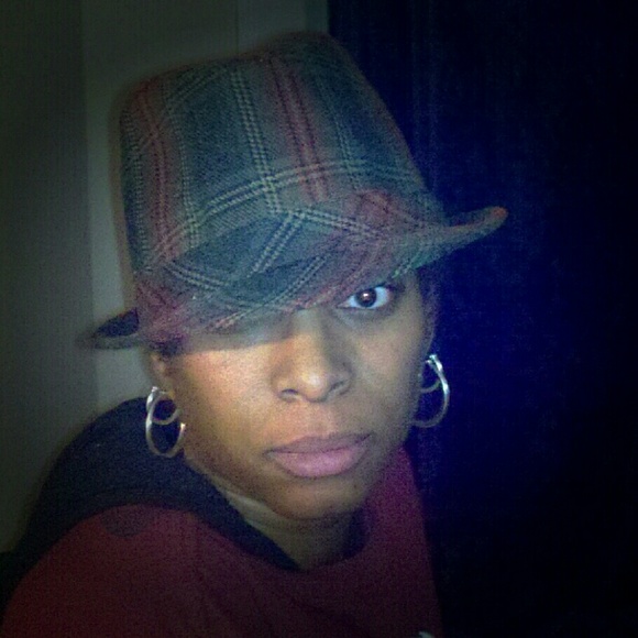 Meet your Posher, Monica Monique - Picture 3 of 3