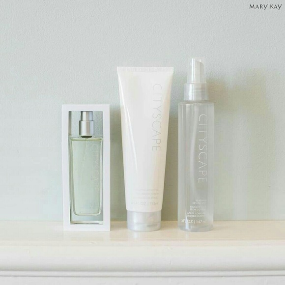 (SOLD) Cityscape Set for Women