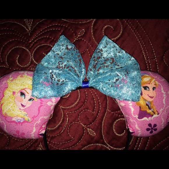 Glitter Disney Frozen Minnie Ears - Picture 2 of 3