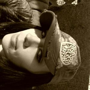 Meet your Posher, Ashley