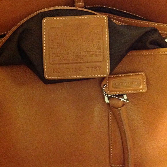 SOLD Large Vintage Coach Tote - Picture 3 of 3