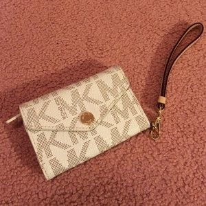 Michael Kors 4/4s Phone Case/Wallet