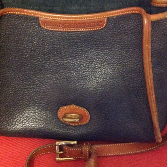 Dooney & Bourke All Weather Leather purse - Picture 3 of 3