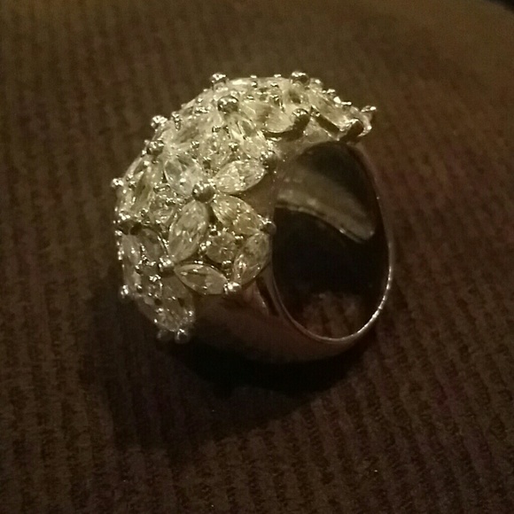 Sterling Silver Ring - Picture 3 of 3