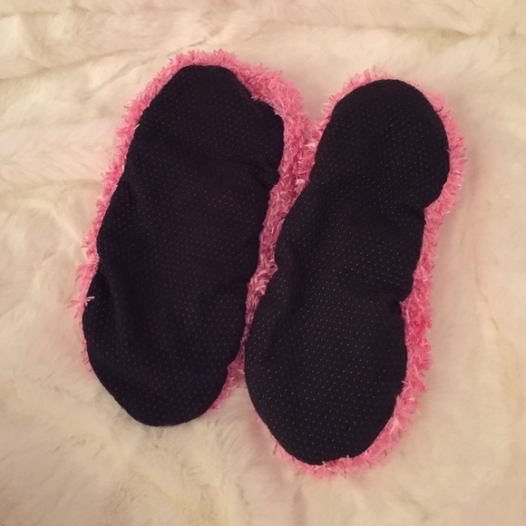 vs pink slippers 63 pink s secret shoes nwot pink fuzzy vs pink slippers 63 pink s secret shoes nwot pink fuzzy