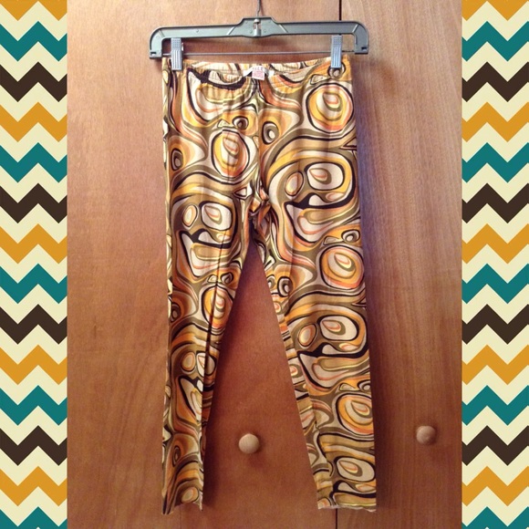 Isle Apparel Leggings