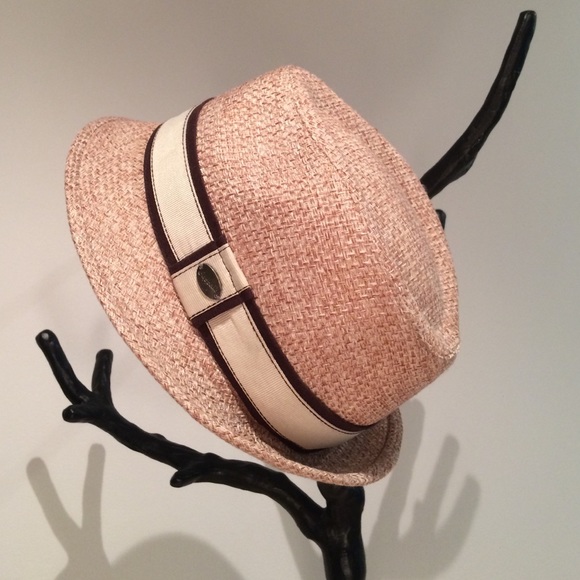 Fedora - Picture 1 of 4