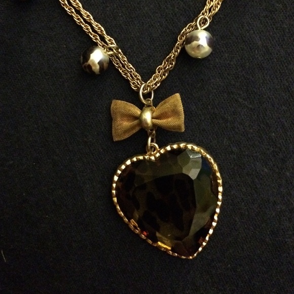 Betsey Johnson leopard heart necklace - Picture 2 of 2