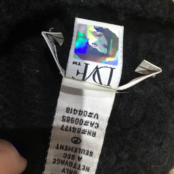 DVf  hat