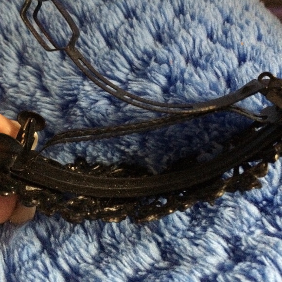 Barrette - Picture 3 of 3