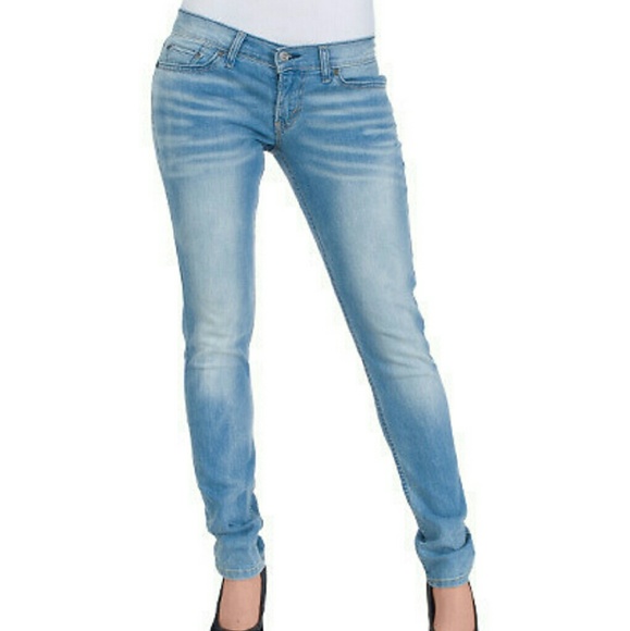 Levi's 524 Y2K Low Rise Skinny NWOT - Picture 3 of 3