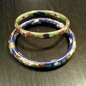 2 metal bracelets