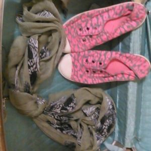 Size 9 no lace shoes and open skull olive scarf