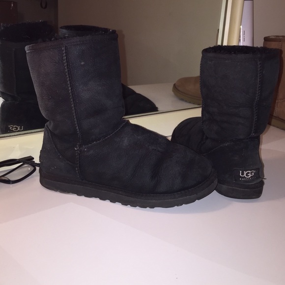 Black Uggs