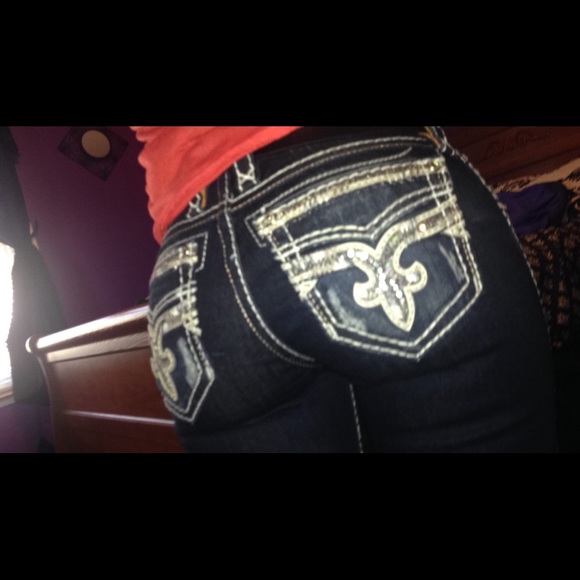 Size 24 L rocks