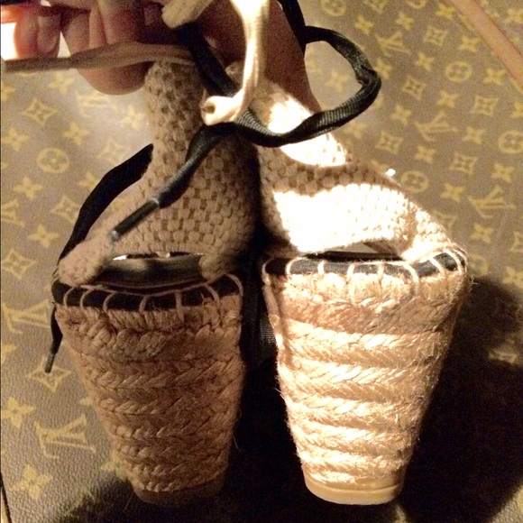 Burberry Espadrille Wedge - Picture 3 of 4