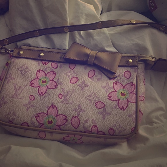LV purse