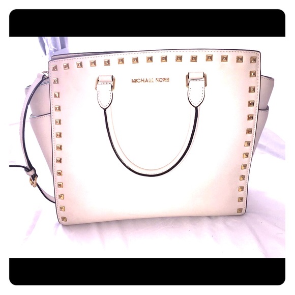 Michael Kors bag ** New Years sale 3 days only**