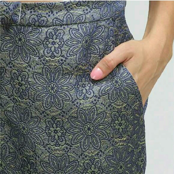 Beautiful brocade pants from Moon Collection - Picture 2 of 4