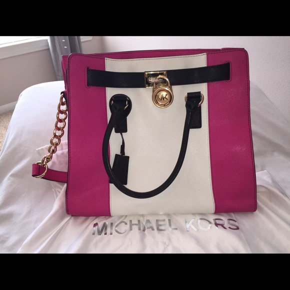 Michael Kors bag ** New Years sale 3 days only**