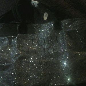 Victoria secrets baffle bag
