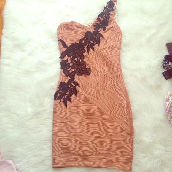 Sexy One Shoulder Dress NWT😍