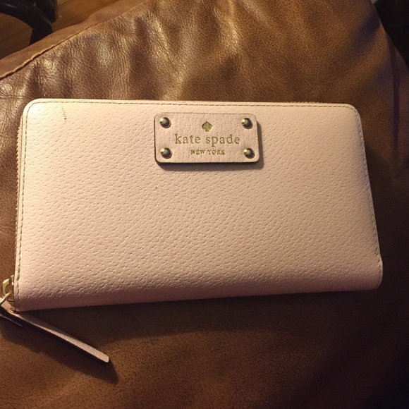 kate spade Handbags - LAST PRICE DROP🎉 Kate Sade Wallet