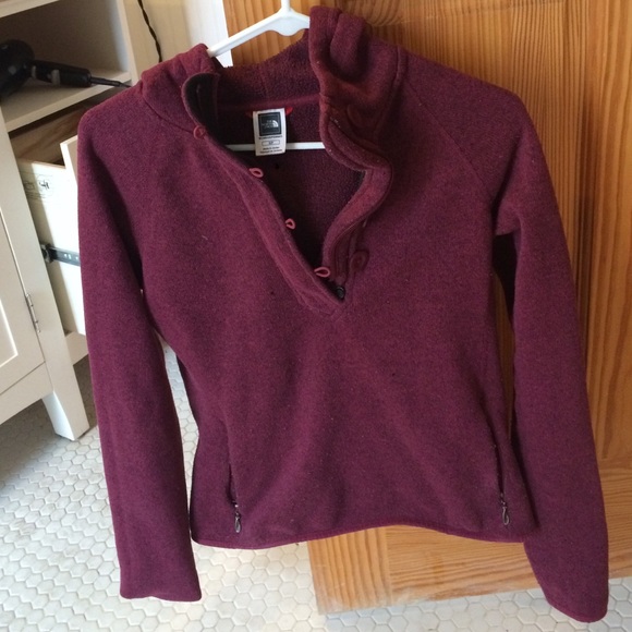 Maroon north face