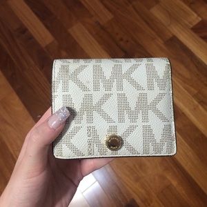 REAL MICHAEL KORS WALLET. GOOD CONDITION