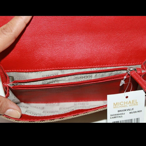 đź”´SOLDđź”´ NWT MICHAEL KORS | BROOKVILLE WALLET - Picture 4 of 4