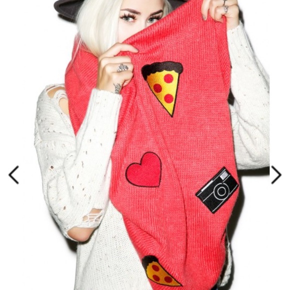 HP Wildfox Couture Italian Things Snood NWOT - Picture 2 of 3