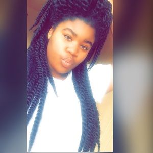 Meet your Posher, Alexis