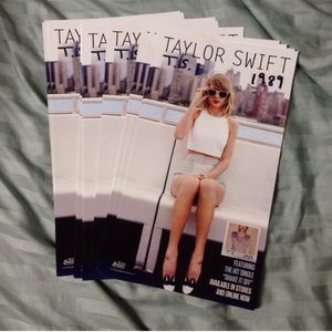 2 Taylor Swift Posters