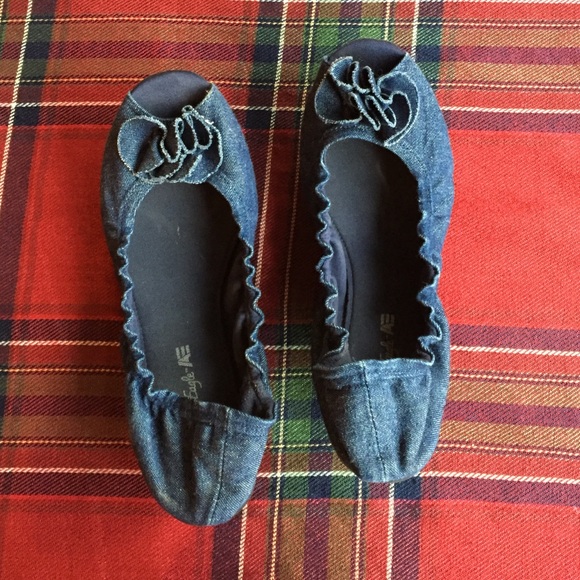 Size 8 denim flats.