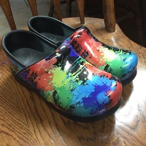 Dansko clogs like new