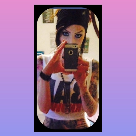 Meet your Posher, Kristen - Picture 1 of 1