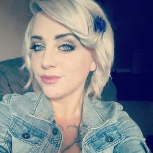 Meet your Posher, Naomi