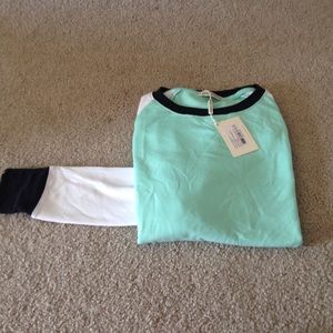 Crewneck sweatshirt.New year price drop!!🎉