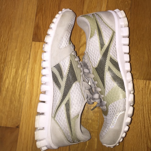Reebok Sneakers