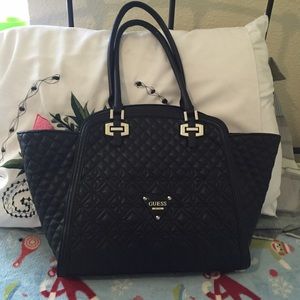ONE DAY SALE. Authentic GUESS BAG