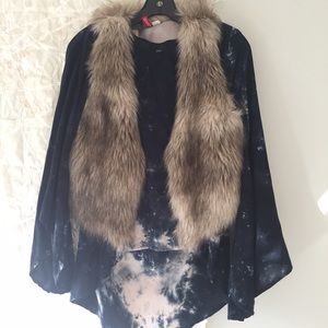 Cropped faux fur vest from H&M