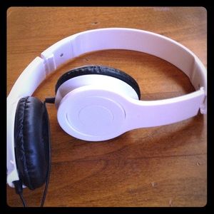 Nice brand new head phones foldable🎧