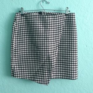 Envelope Patterned Tight Skirt