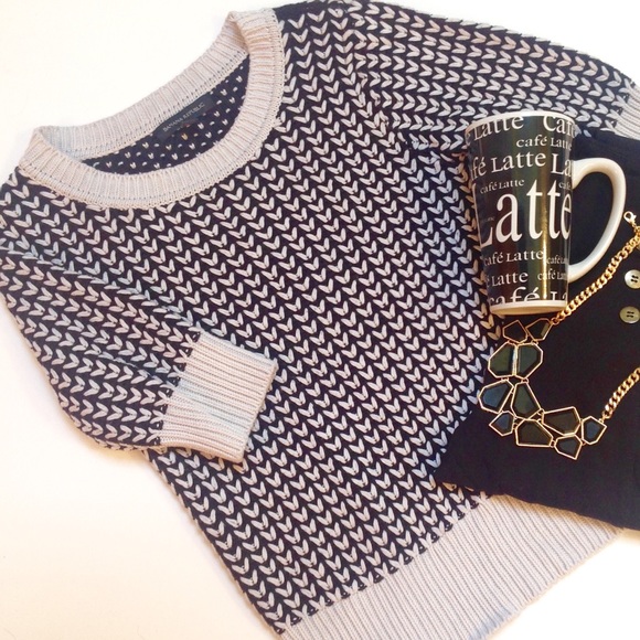 Banana Republic Sweaters - Banana Republic 3/4 Sleeve Black & Ecru Sweater