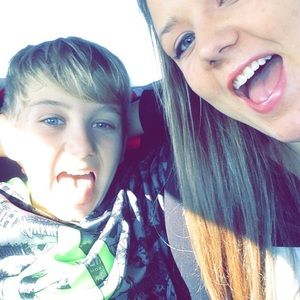 Meet your Posher, Alexis