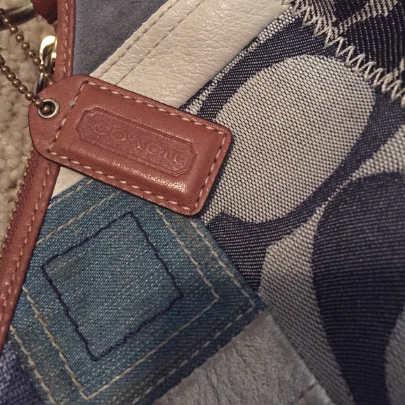 Coach purse! Make an offer :) - Picture 4 of 4